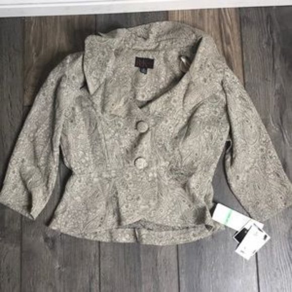 R and K Petite 2 piece set R&K - Picture 2 of 6